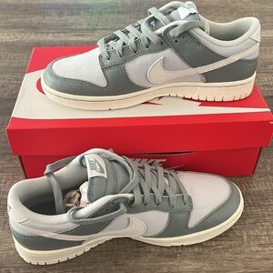 Nike Dunk Low Mica Green - DS - Men’s Size 9